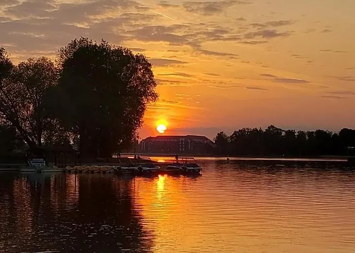 Marina Sail&sun Apartment *